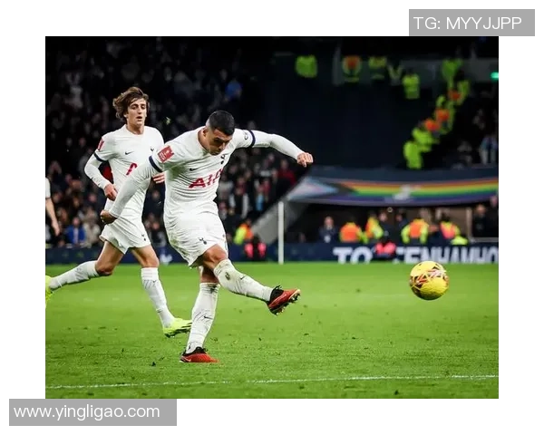 足总杯激战回顾曼联逆转热刺背后的战术解析与精彩瞬间